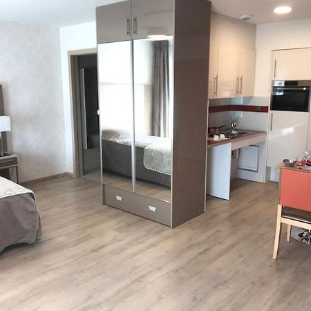 Zenao Montreuil- Croix De Chavaux Appartement Montreuil  Buitenkant foto