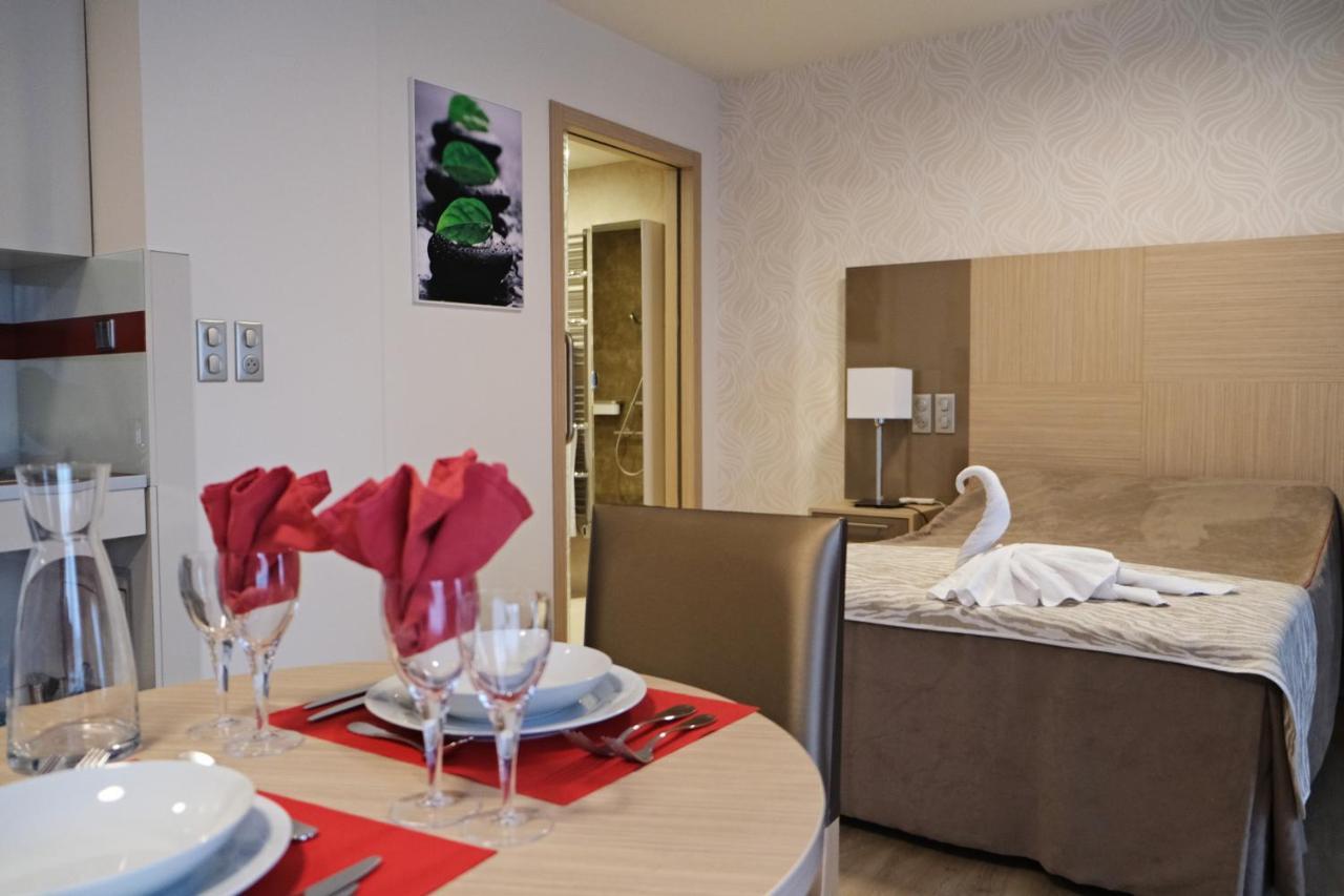 Zenao Montreuil- Croix De Chavaux Appartement Montreuil  Buitenkant foto