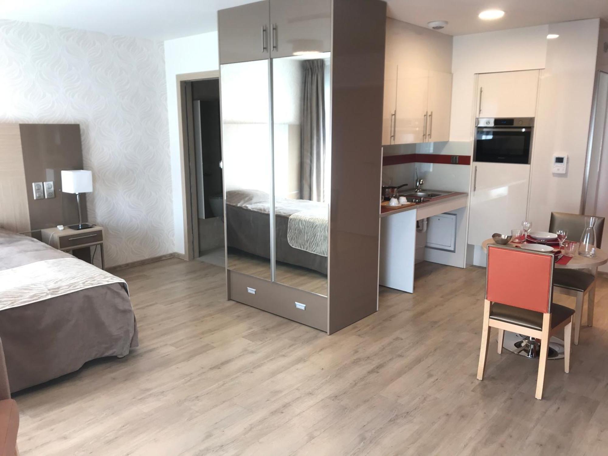 Zenao Montreuil- Croix De Chavaux Appartement Montreuil  Buitenkant foto